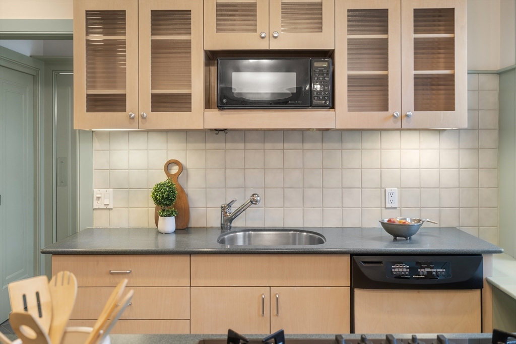 439 Washington St # 5