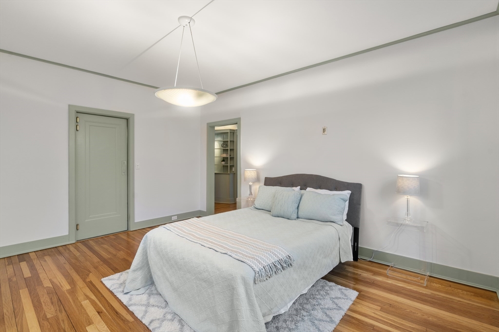 439 Washington St # 5