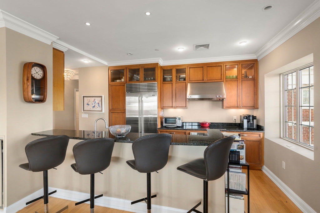 20 Chapel St Unit: APH4