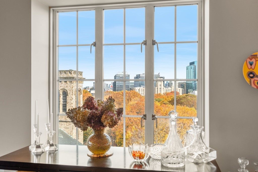 20 Chapel St Unit: APH4