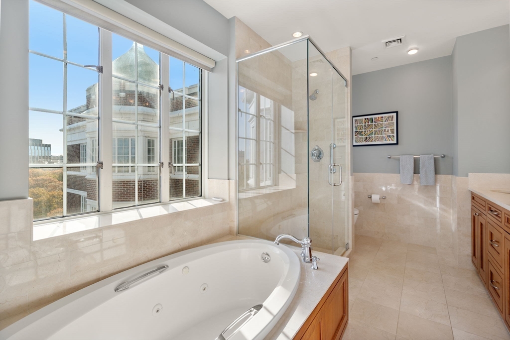 20 Chapel St Unit: APH4