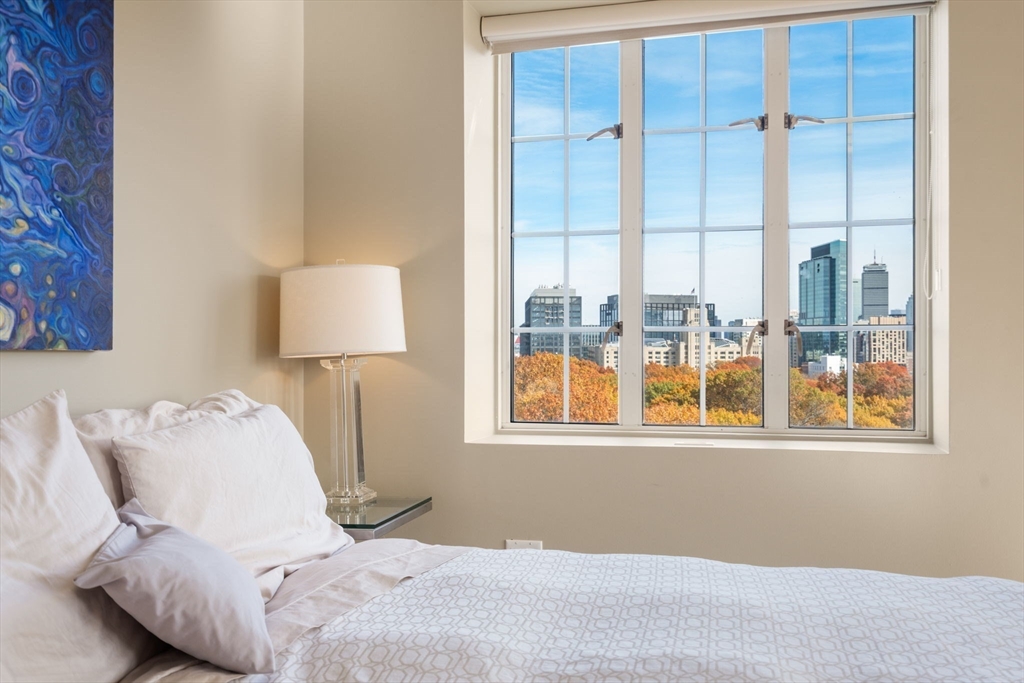 20 Chapel St Unit: APH4