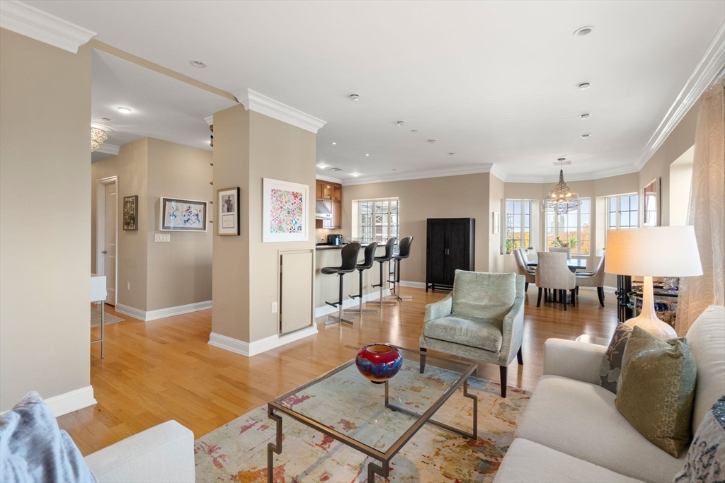 20 Chapel St Unit: APH4