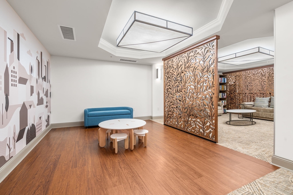 20 Chapel St Unit: APH4