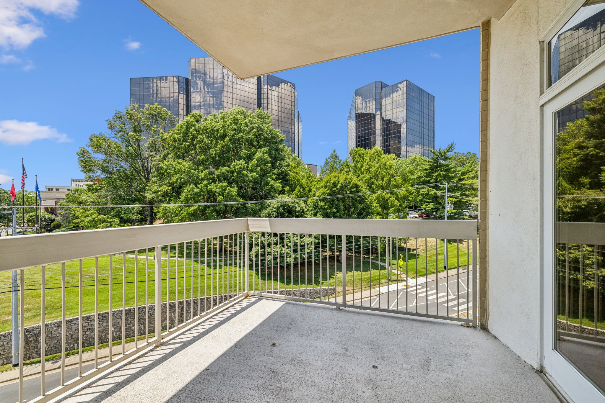 110 31st Ave, N Unit: 407