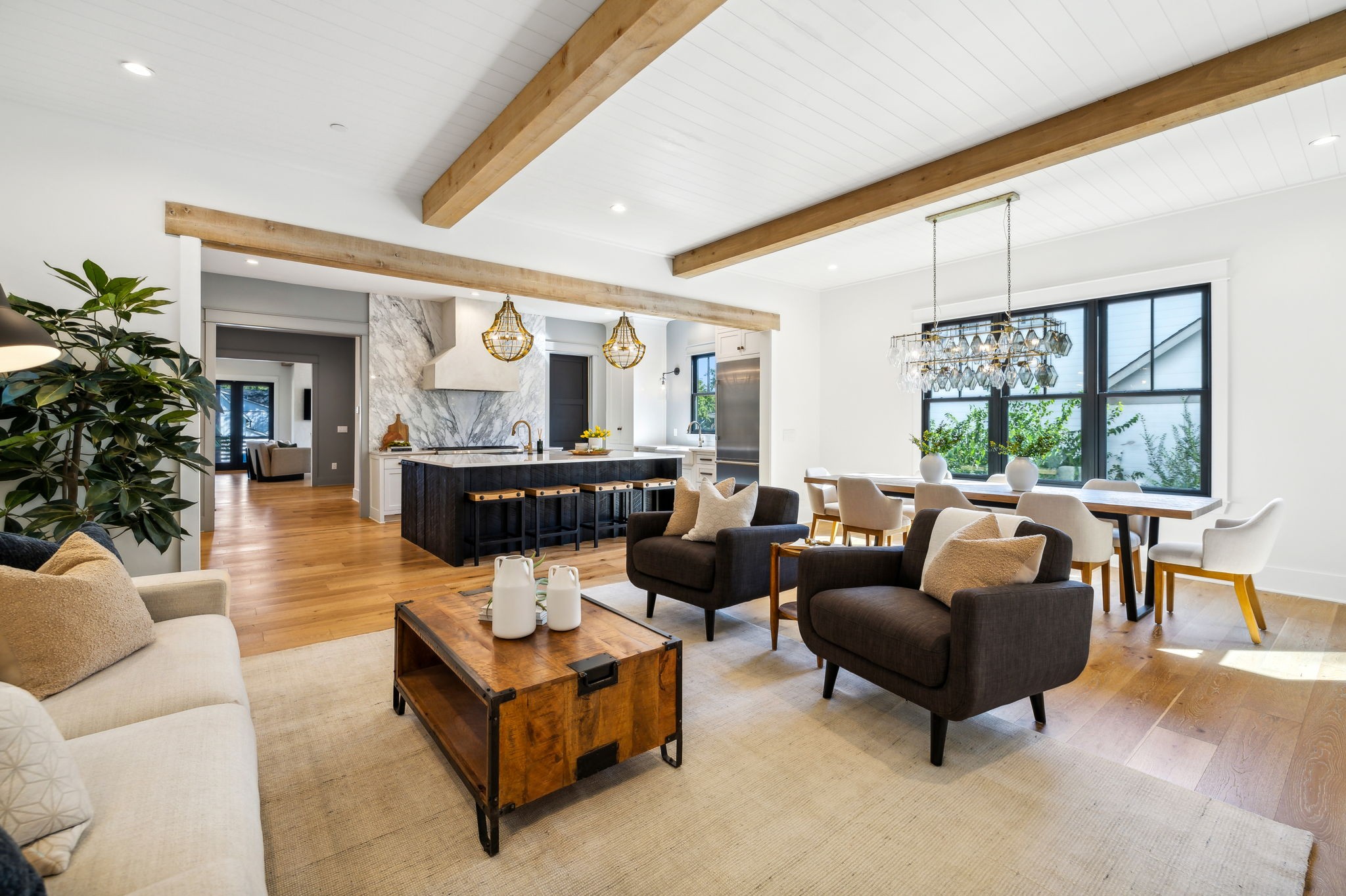 1108 Grandview
