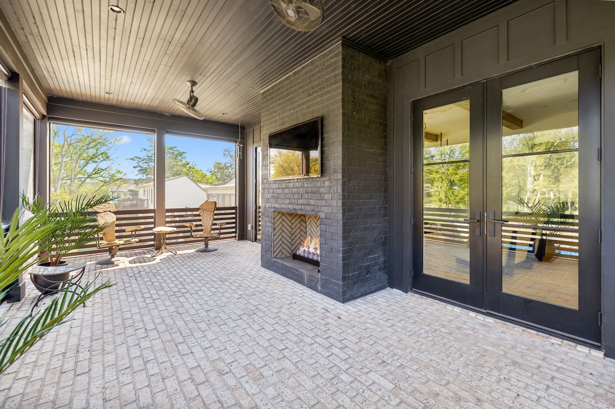 1108 Grandview