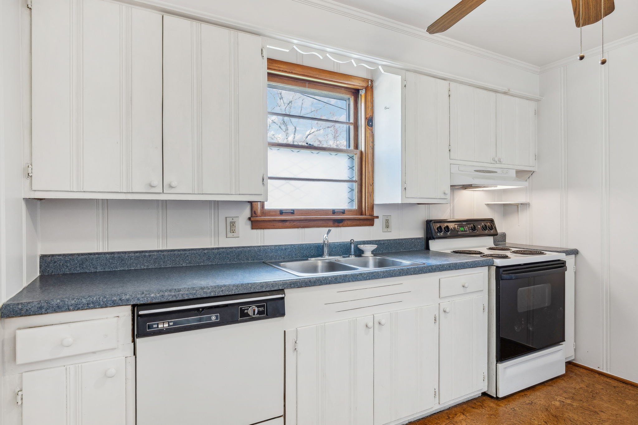 1435 Roberts