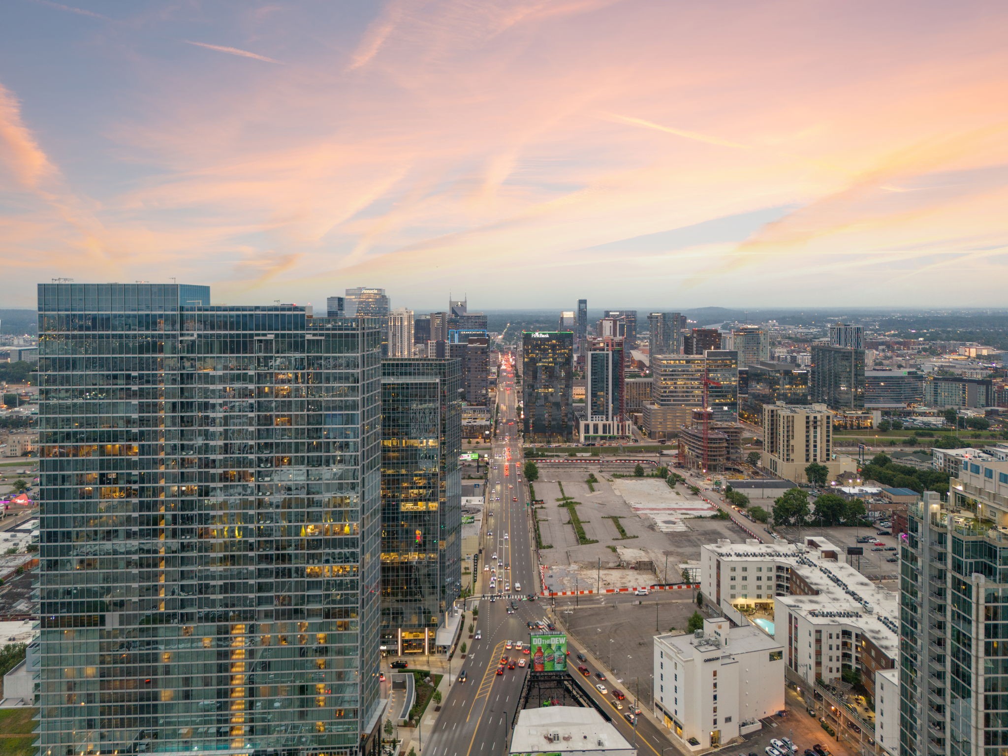 1616 West End Avenue Unit: 2008