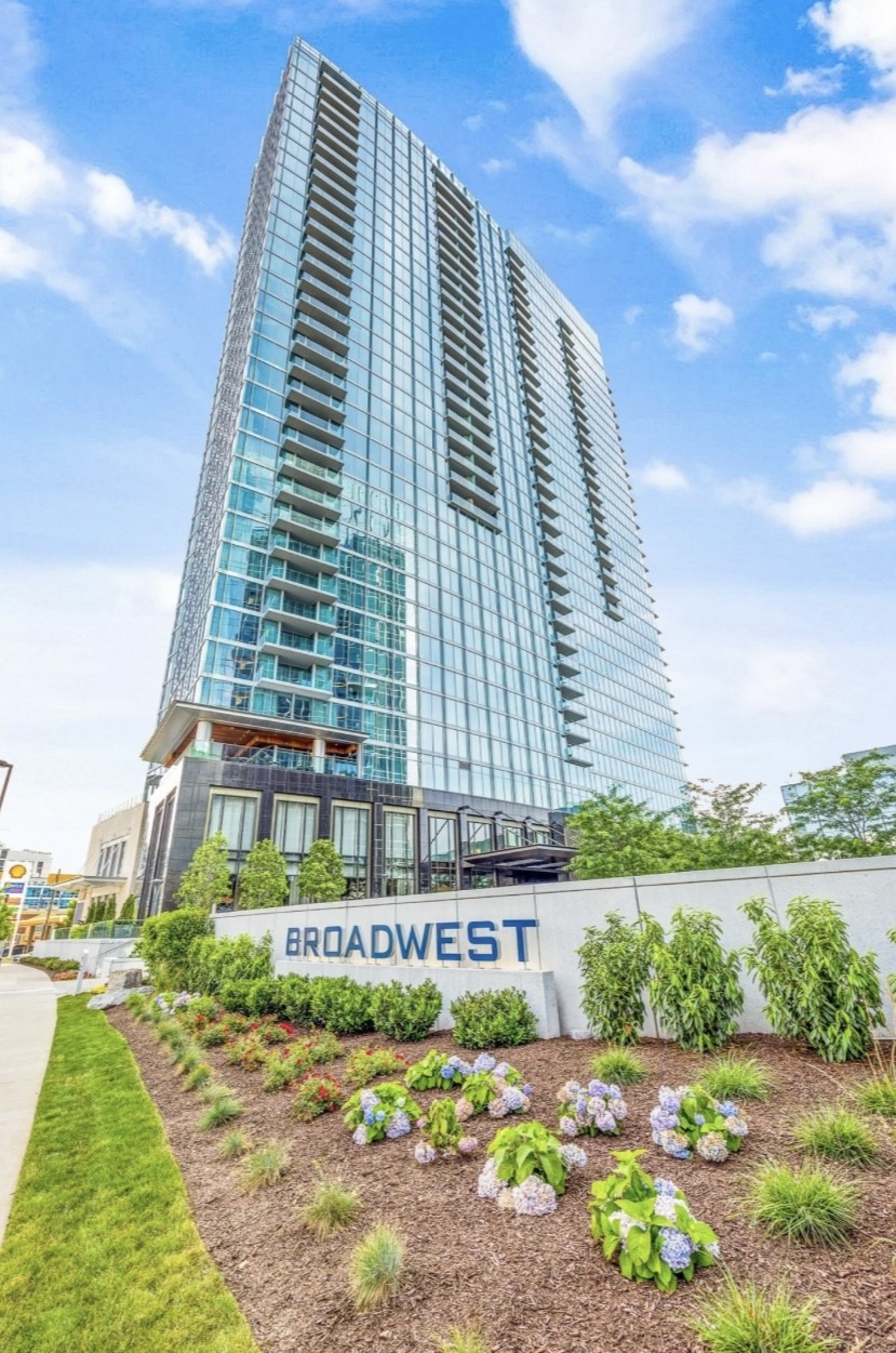 1616 West End Avenue Unit: 2008