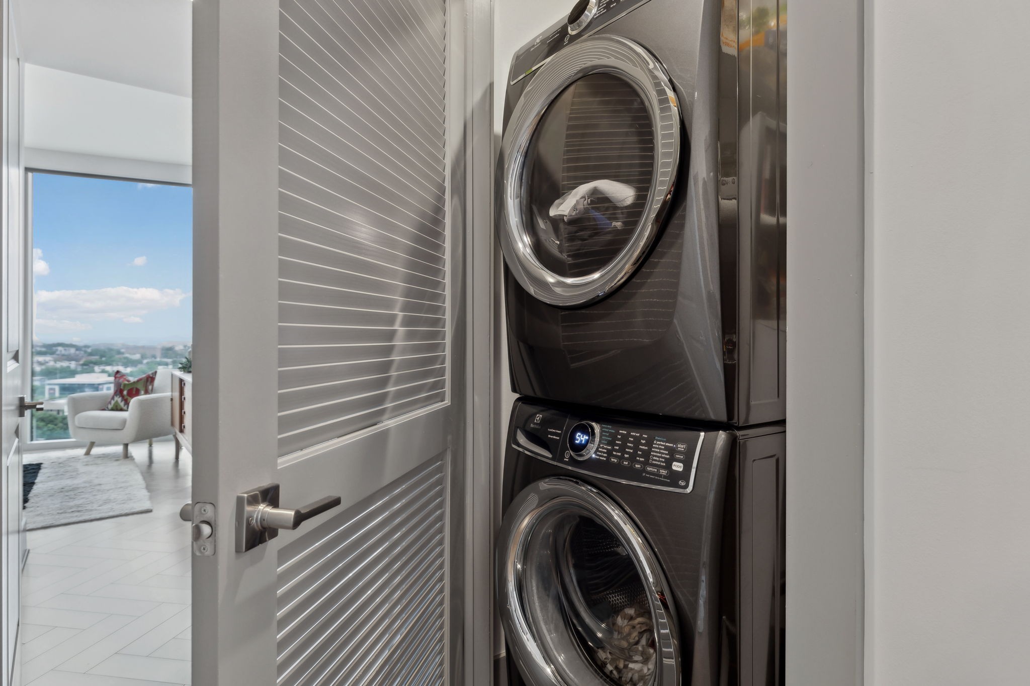 1616 West End Avenue Unit: 2008