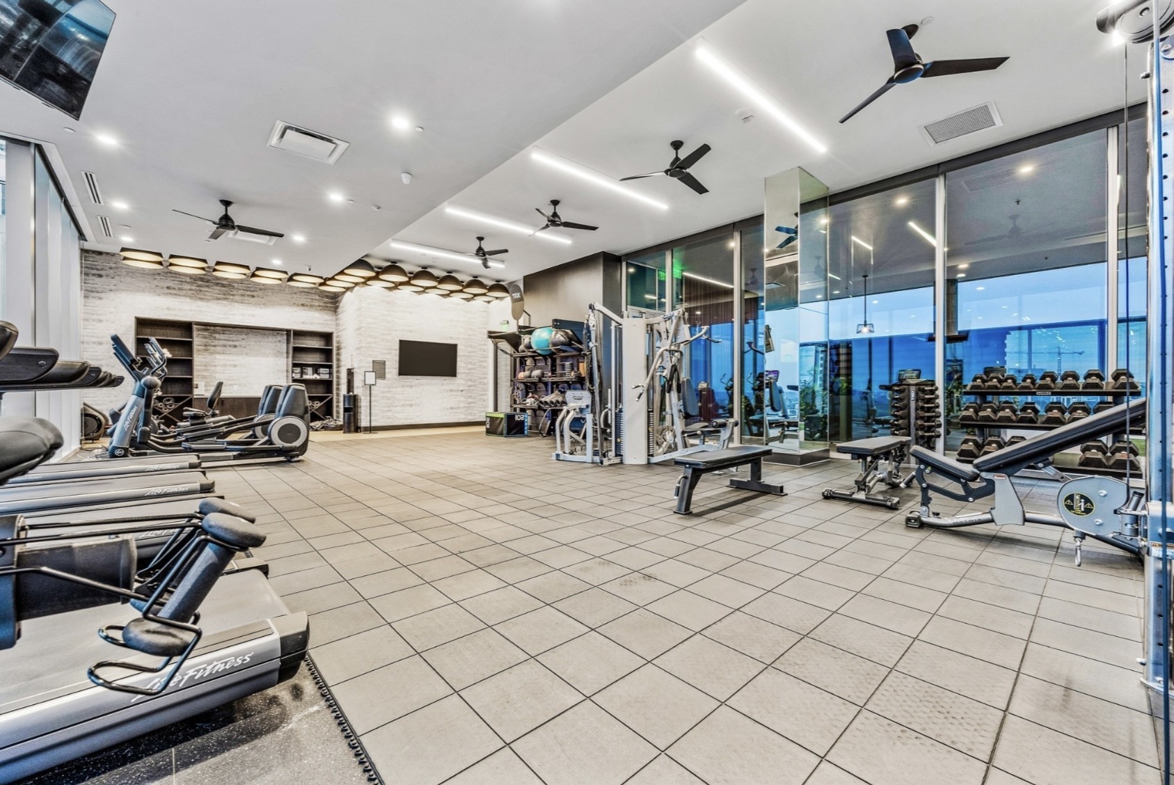 1616 West End Avenue Unit: 2008