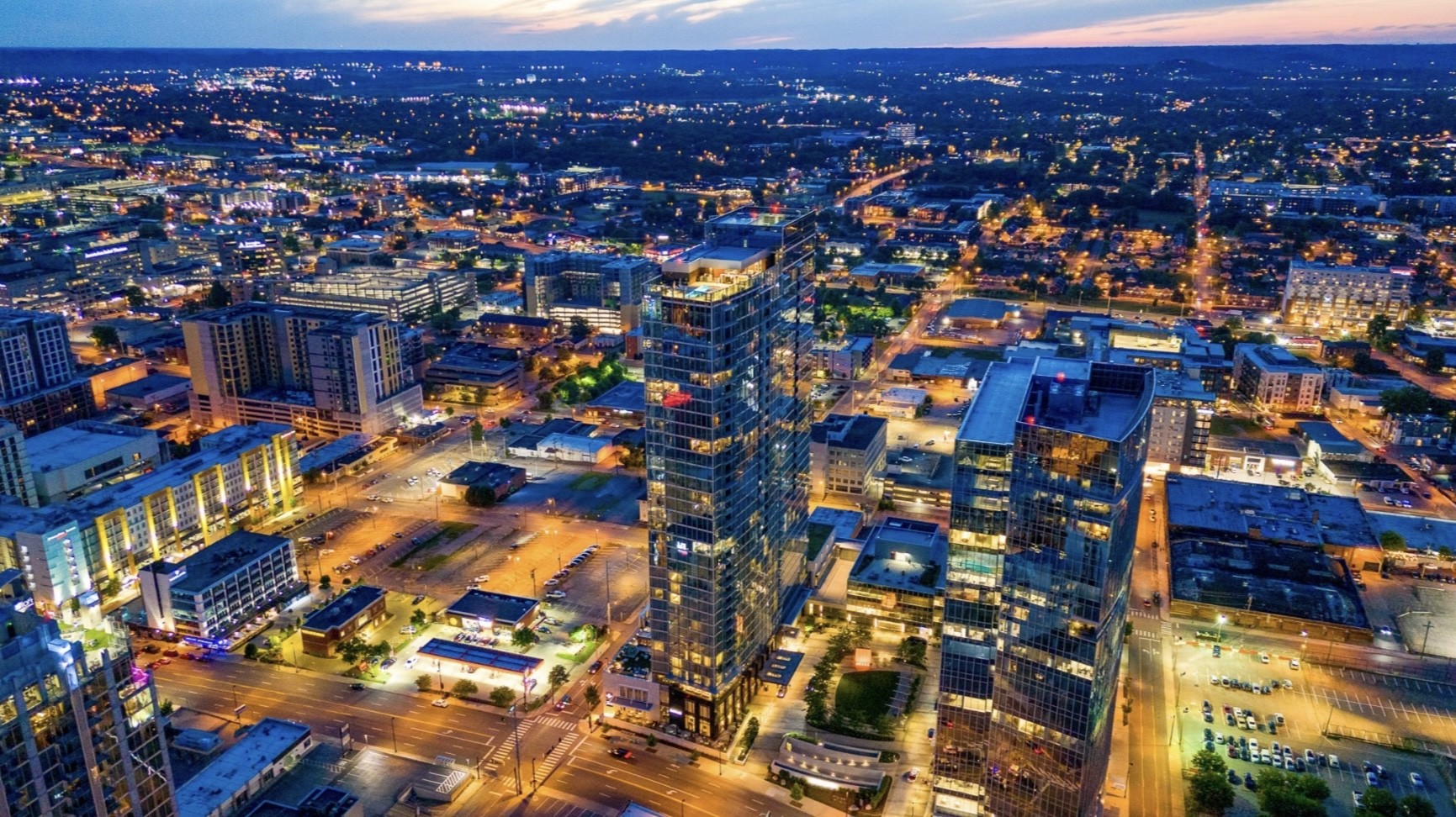 1616 West End Avenue Unit: 2008