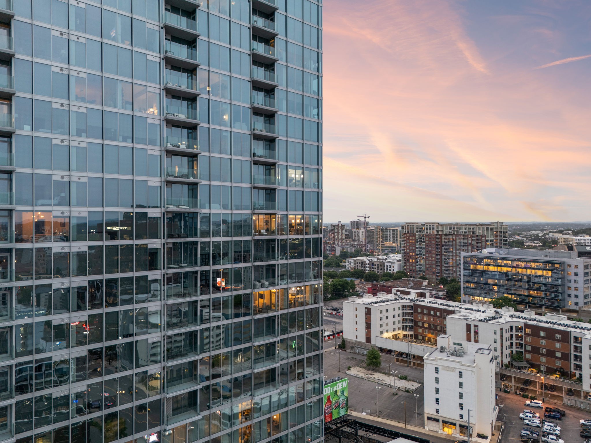 1616 West End Avenue Unit: 2008