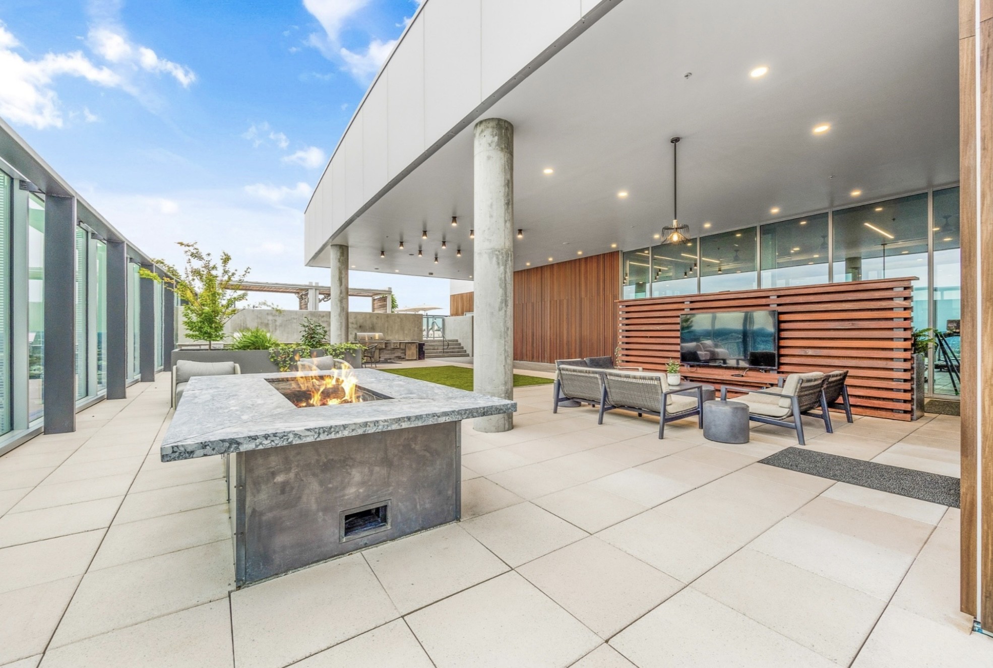 1616 West End Avenue Unit: 2008