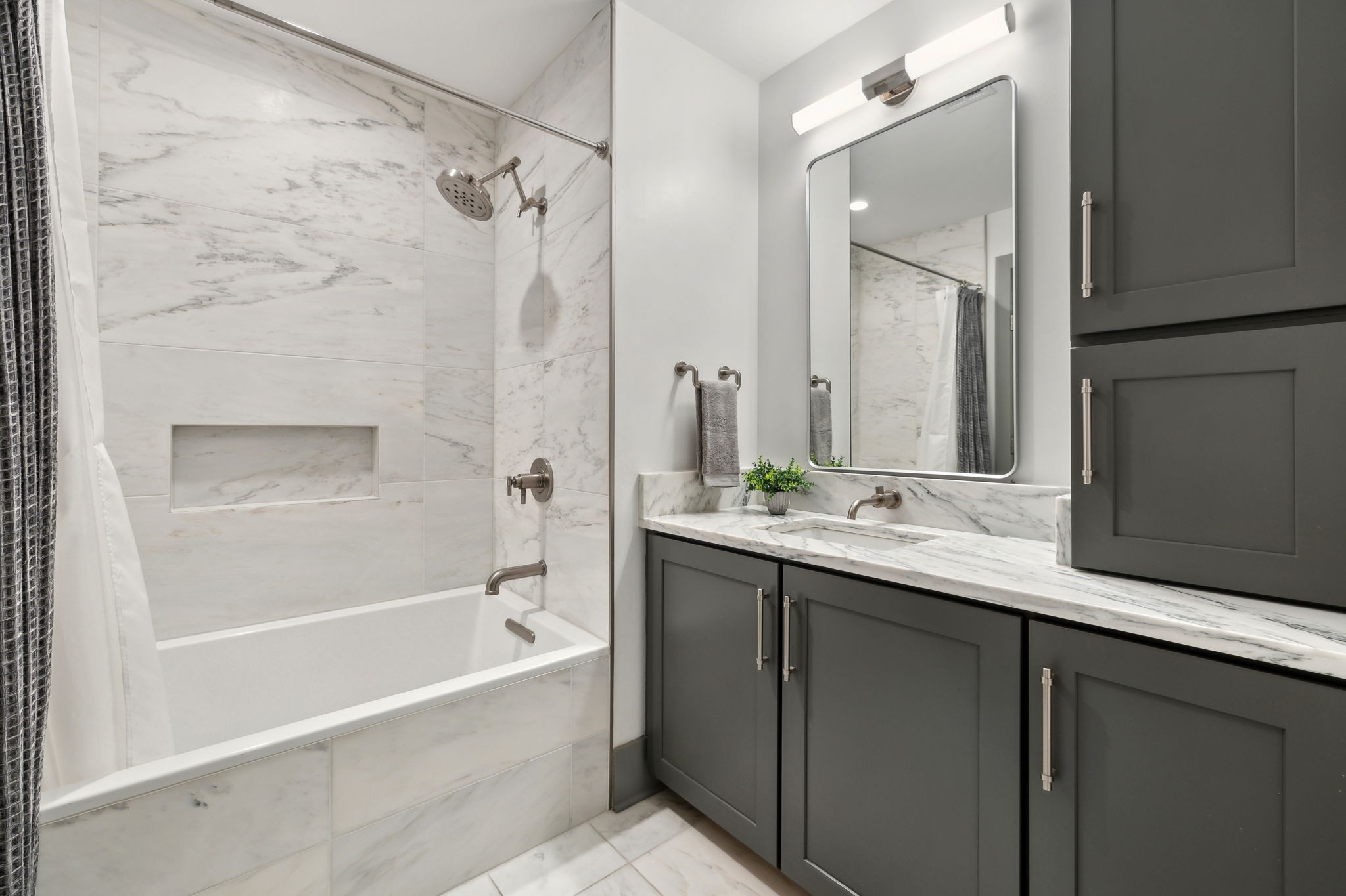 1616 West End Avenue Unit: 2008