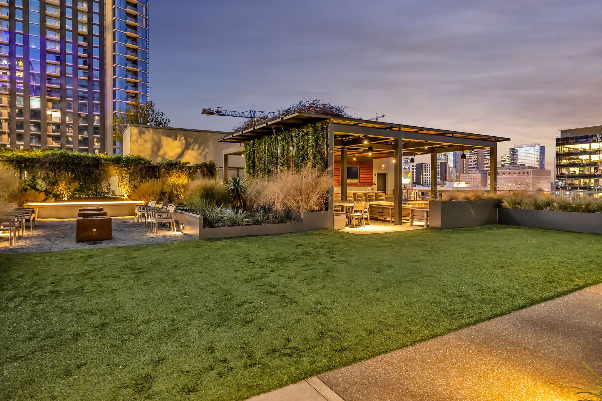 1212 Laurel Unit: 406
