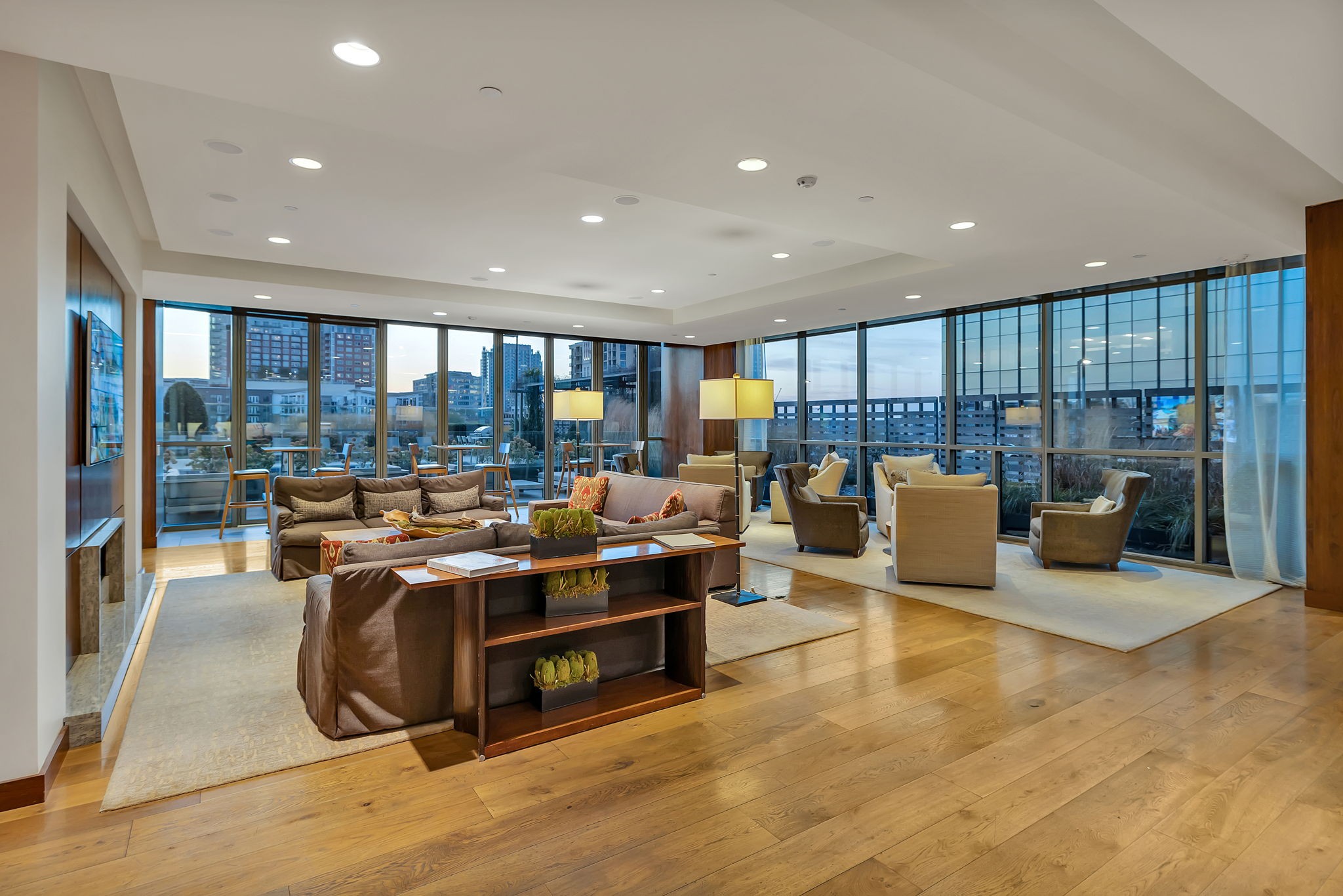 1212 Laurel Unit: 406