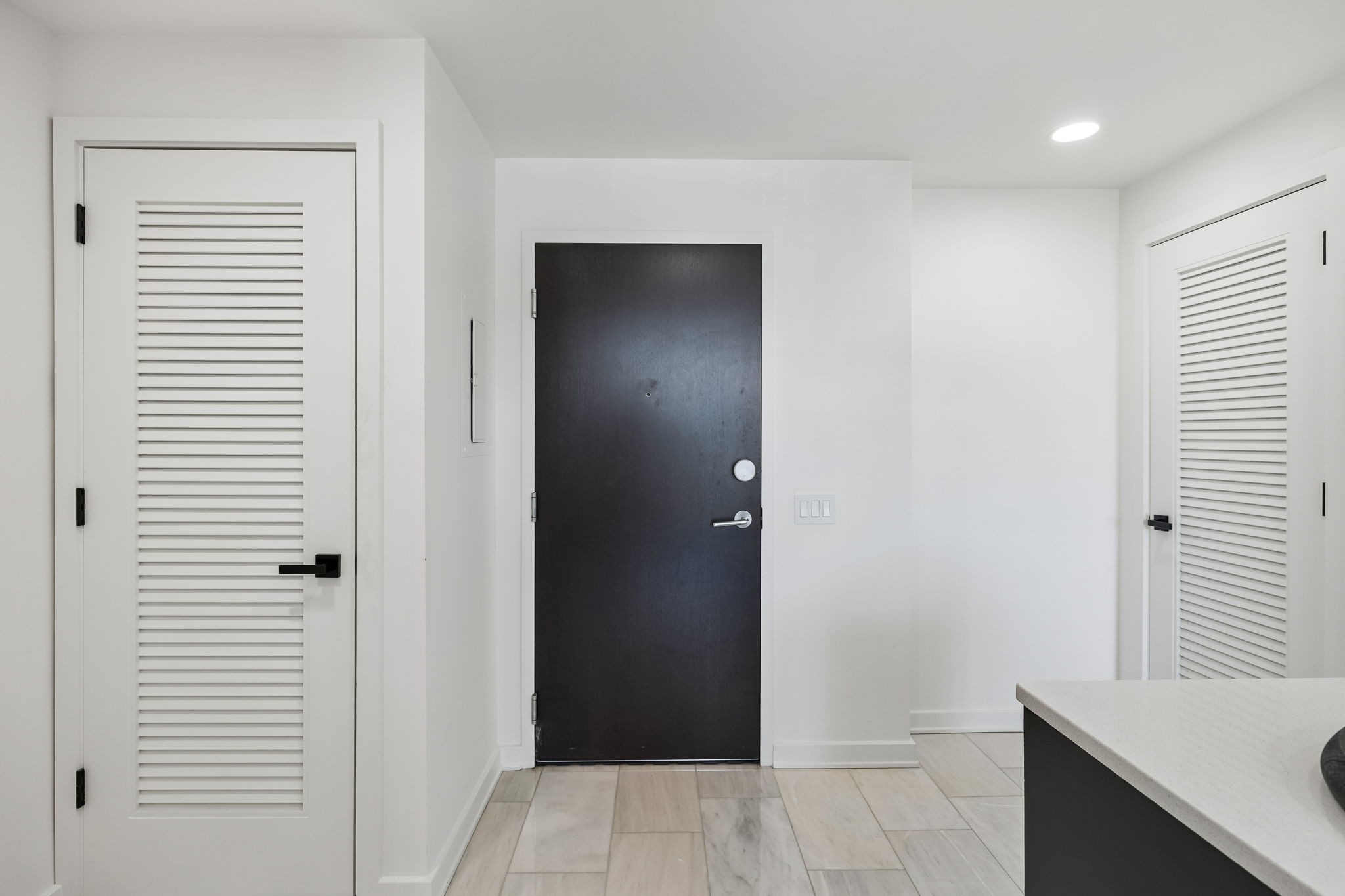 1212 Laurel Unit: 406