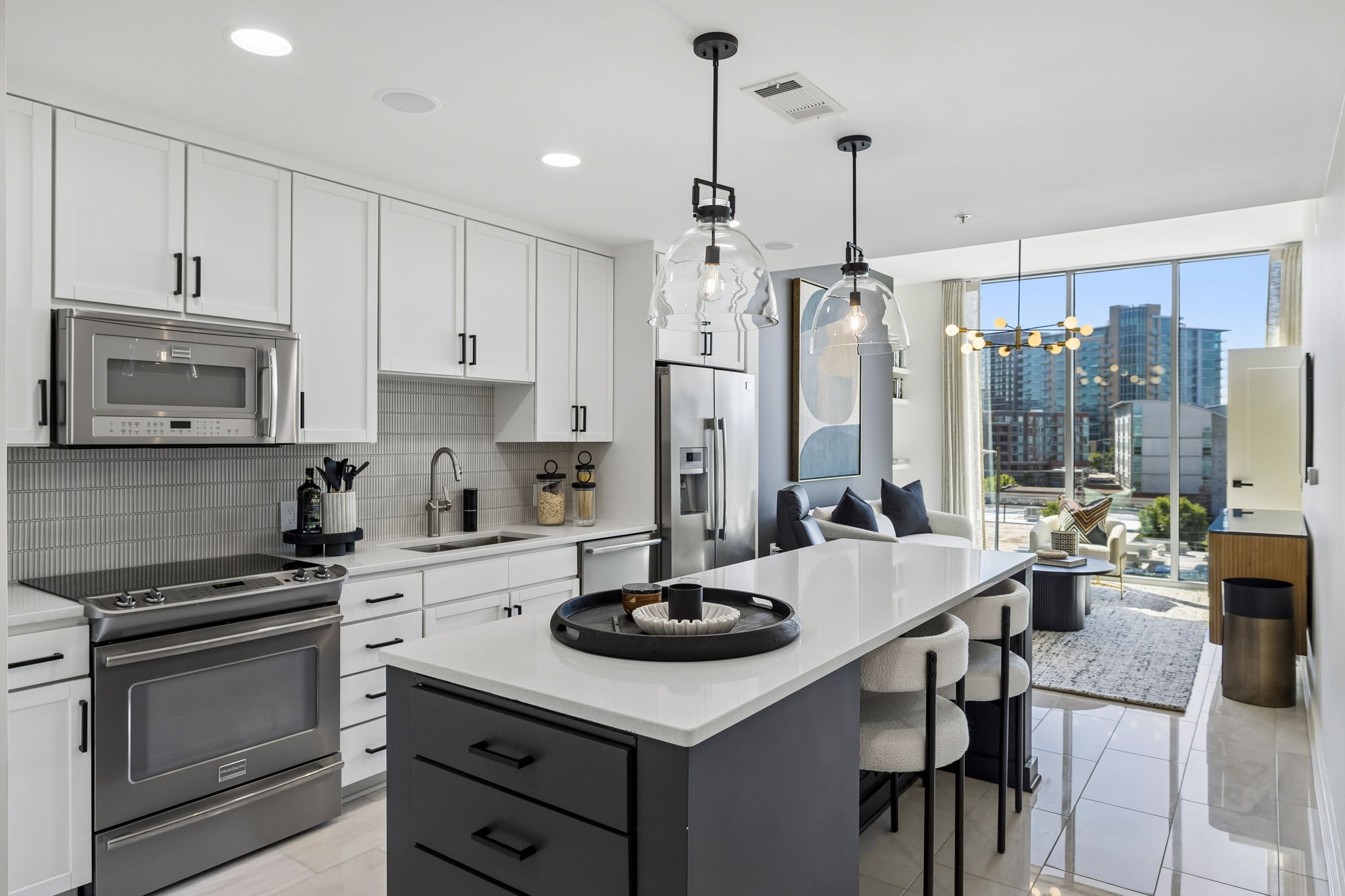 1212 Laurel Unit: 406