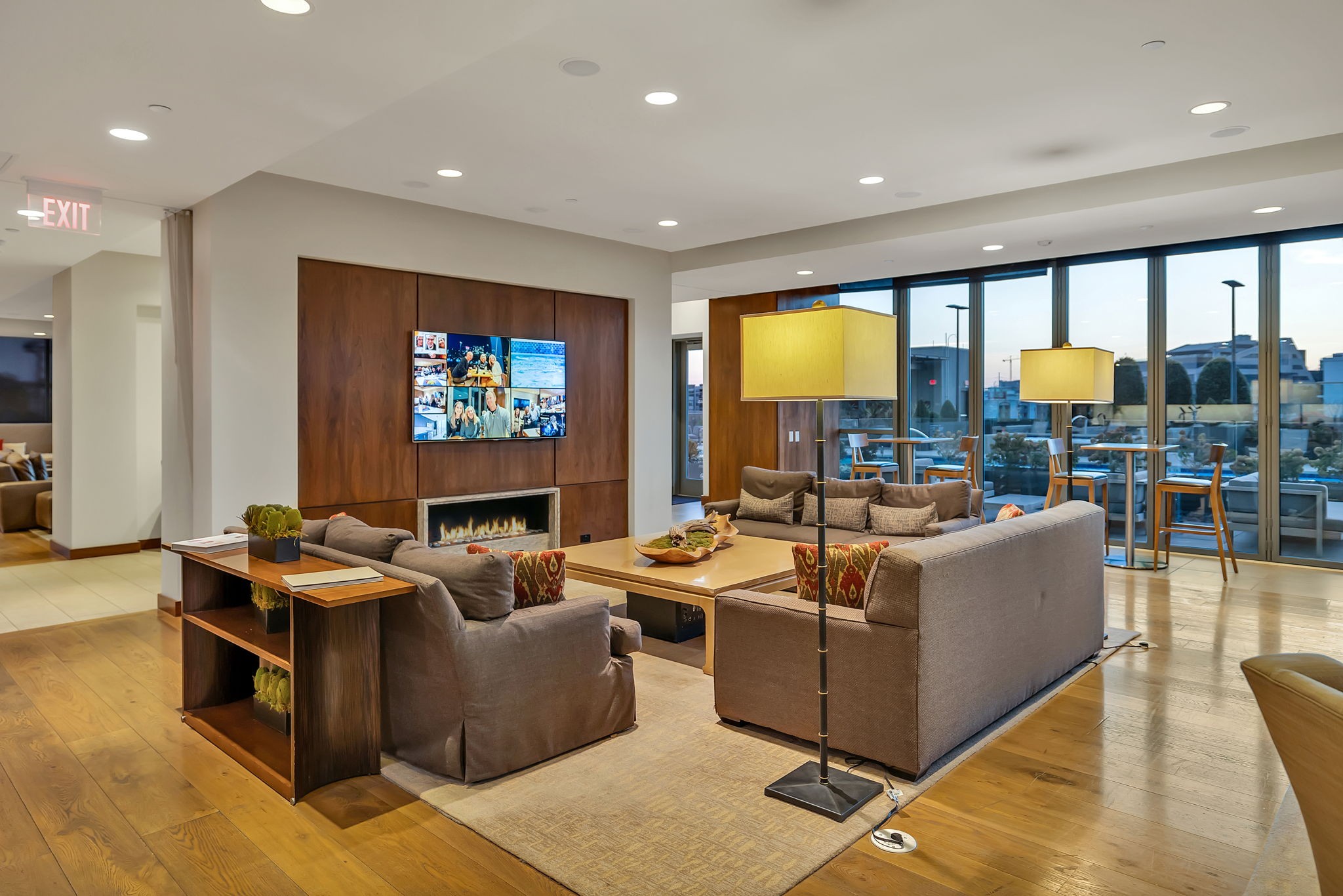 1212 Laurel Unit: 406