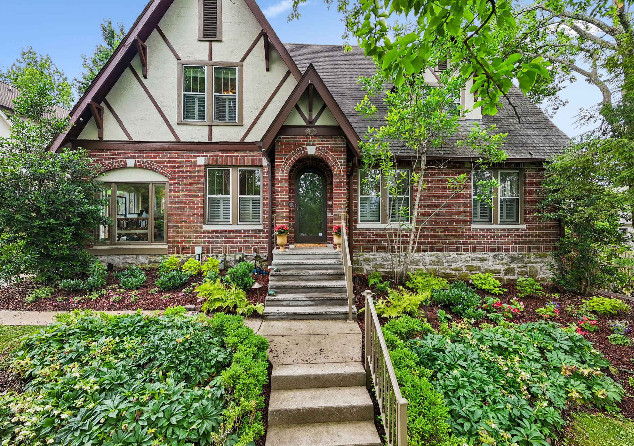 2617 Barton
