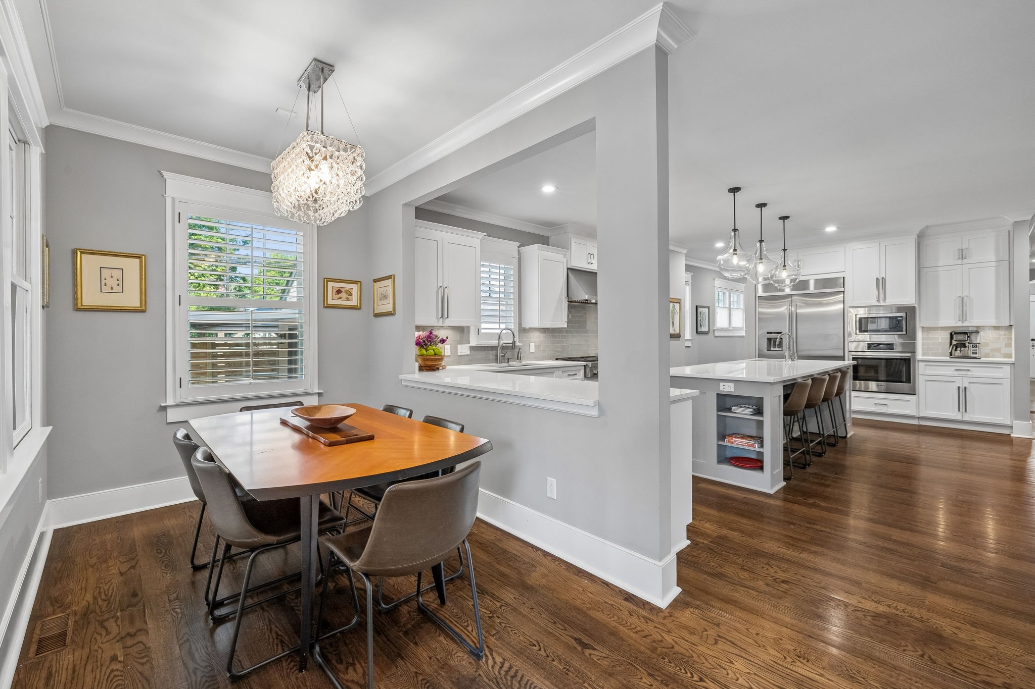 2813 Acklen