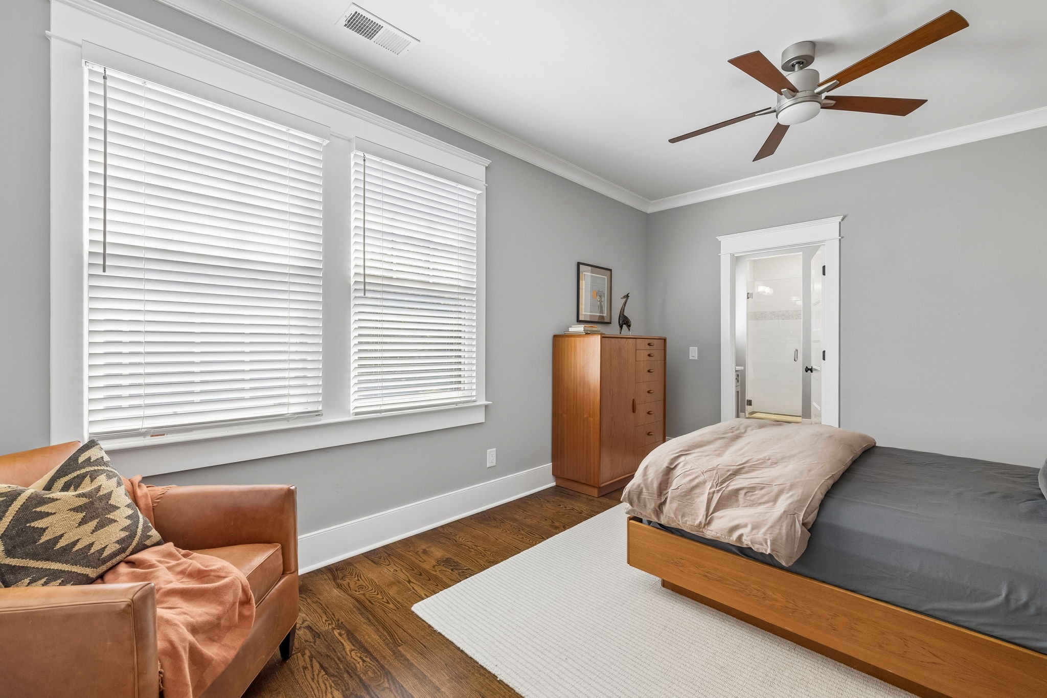 2813 Acklen