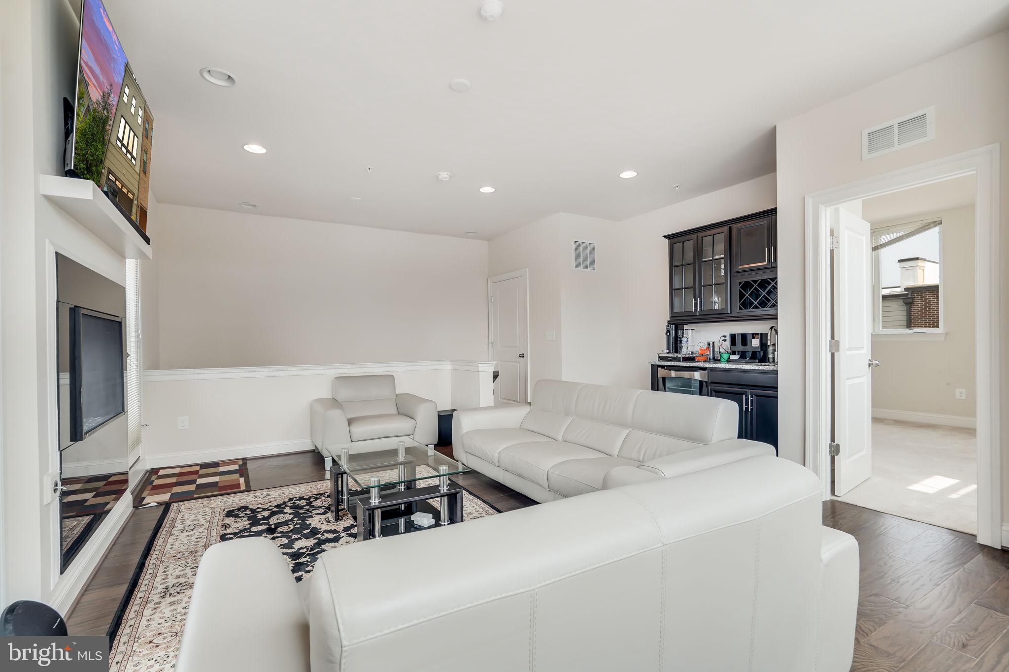 515 HALLIARD LANE 398