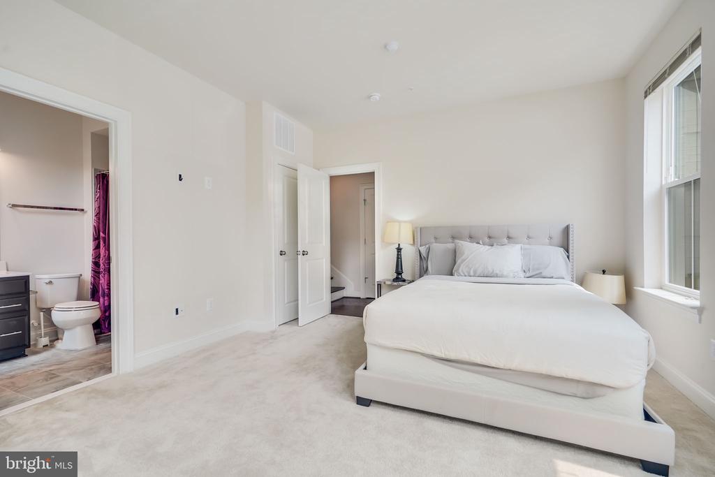 515 HALLIARD LANE 398