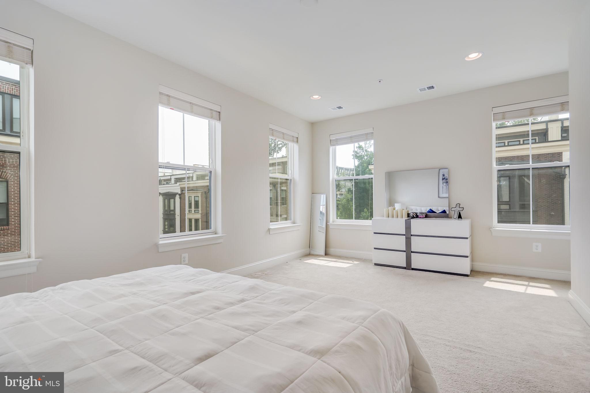 515 HALLIARD LANE 398