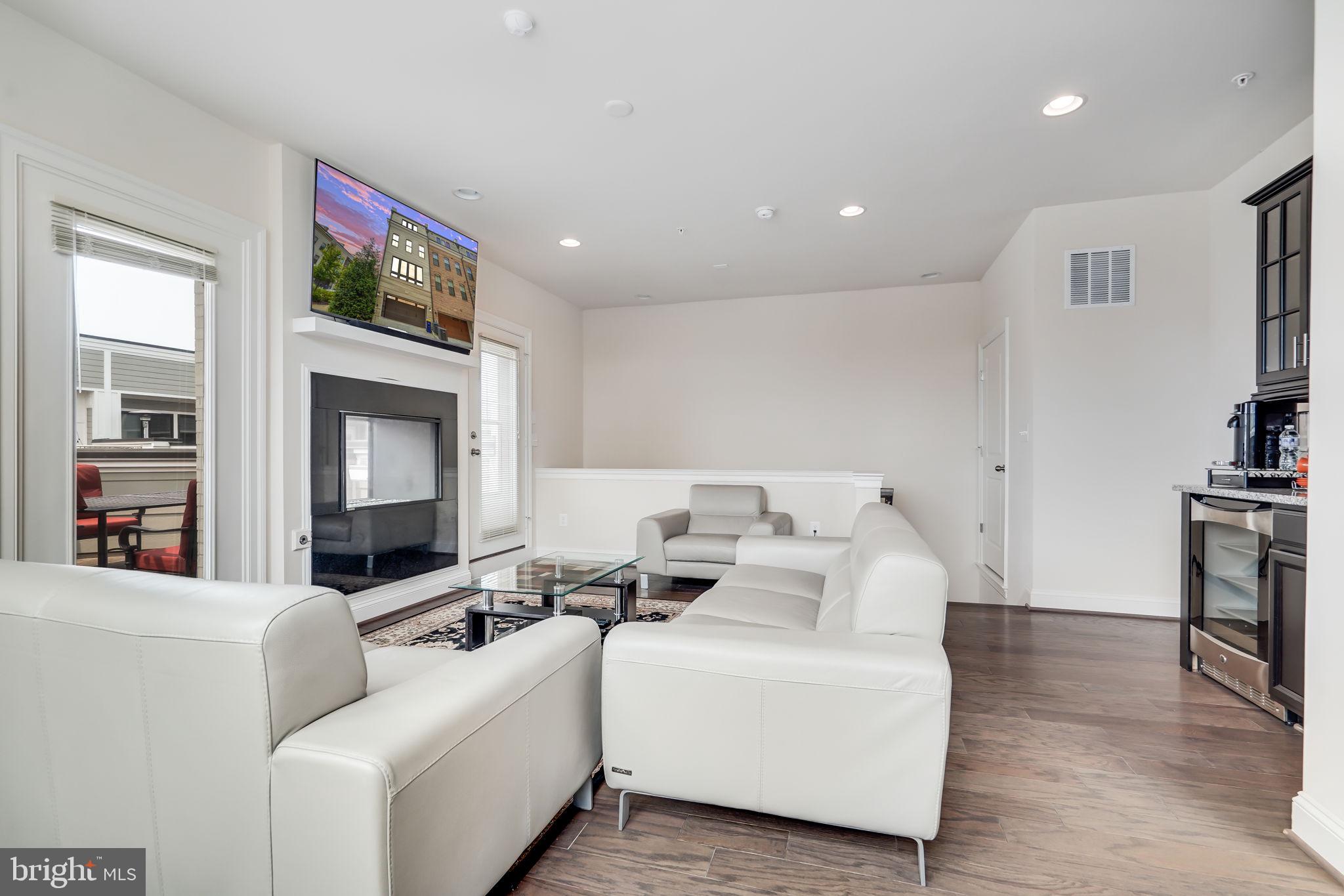 515 HALLIARD LANE 398