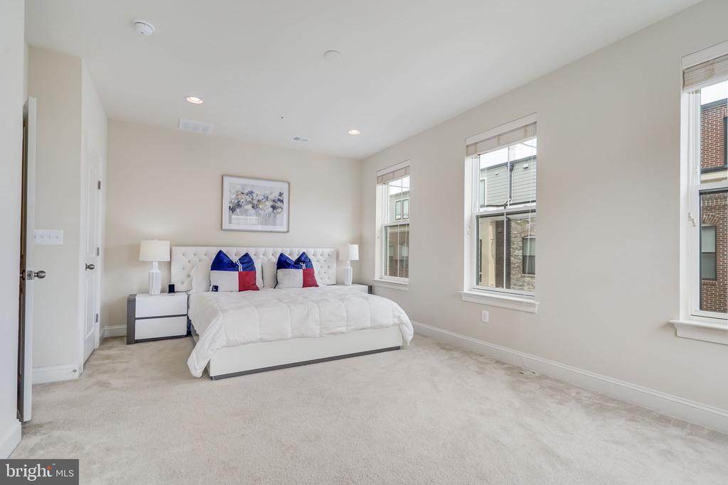 515 HALLIARD LANE 398