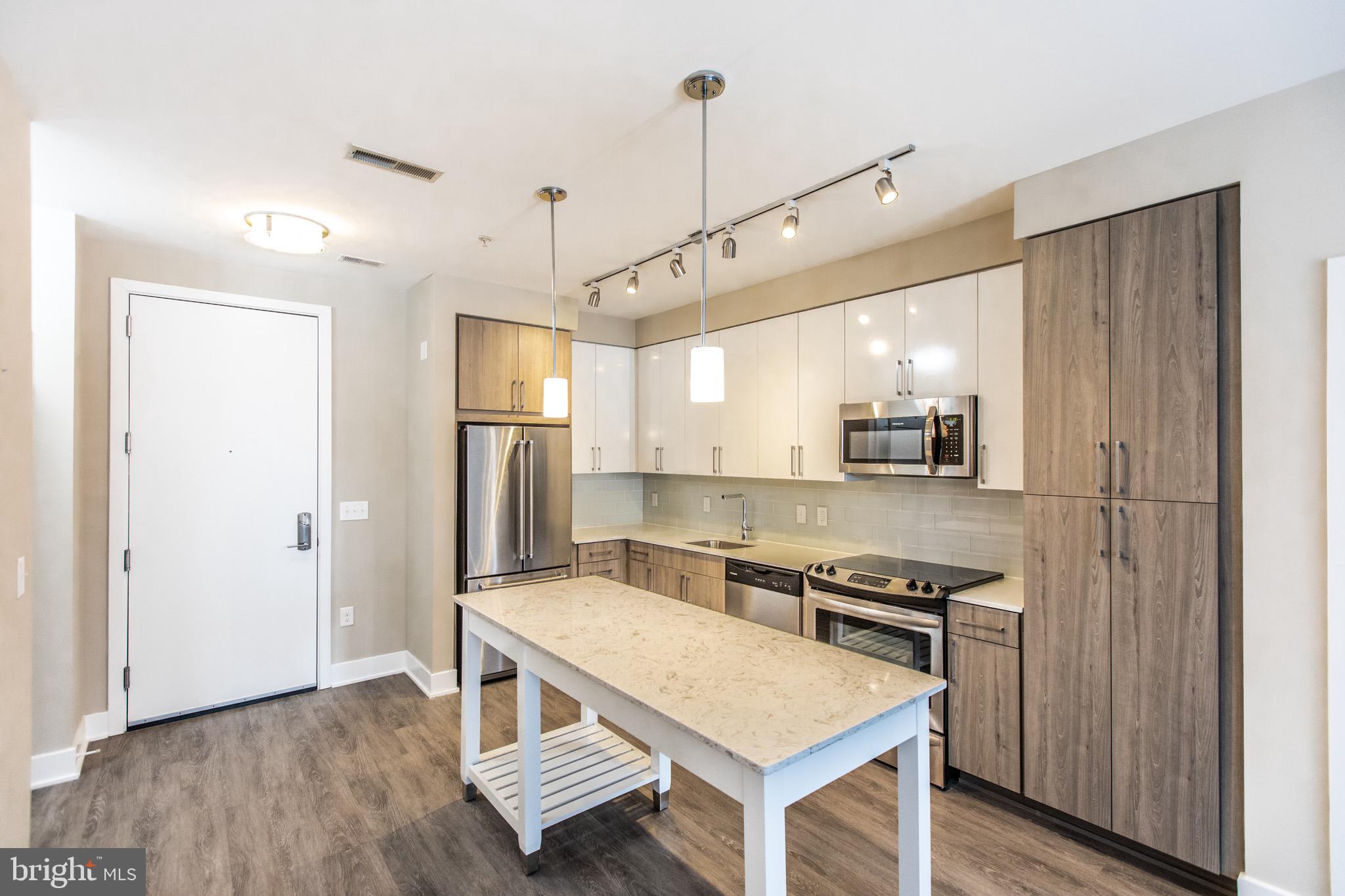 145 RIVERHAVEN DRIVE 224