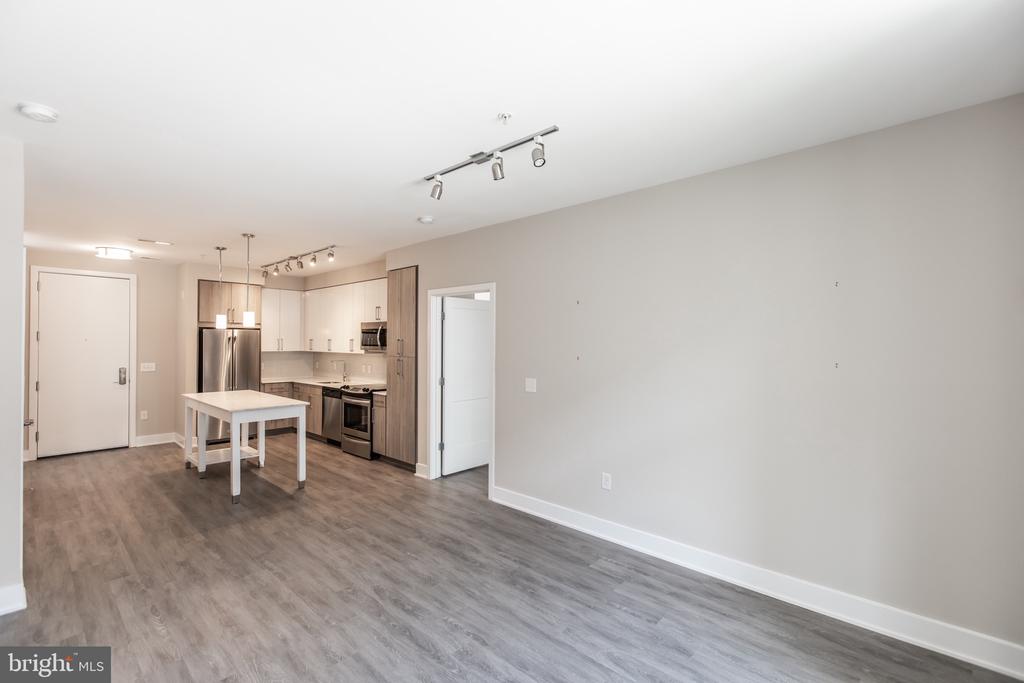 145 RIVERHAVEN DRIVE 224