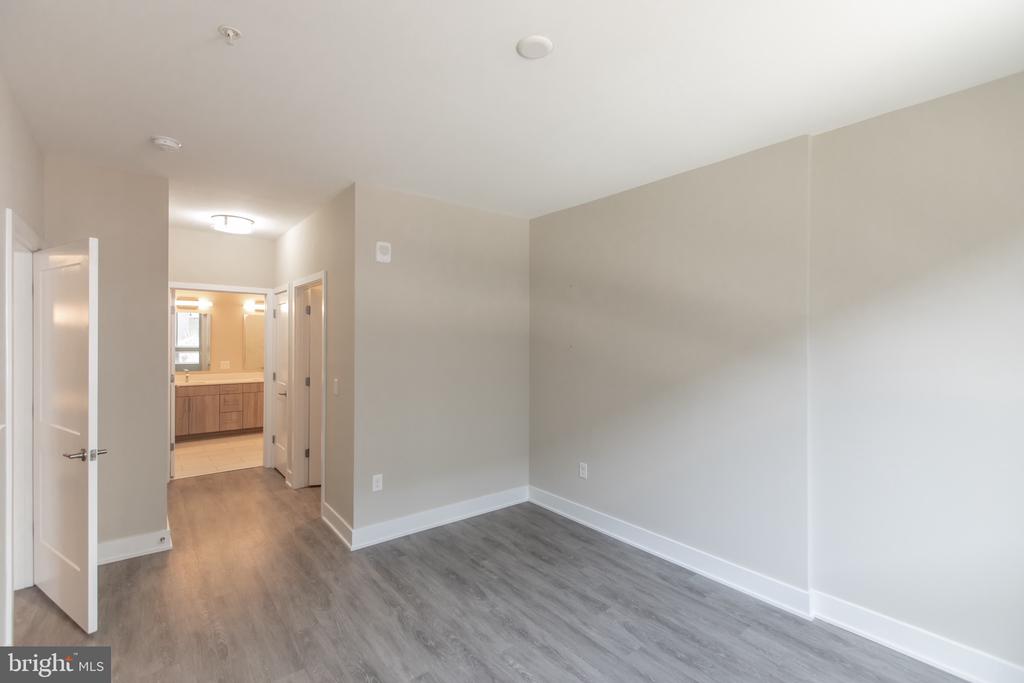 145 RIVERHAVEN DRIVE 224