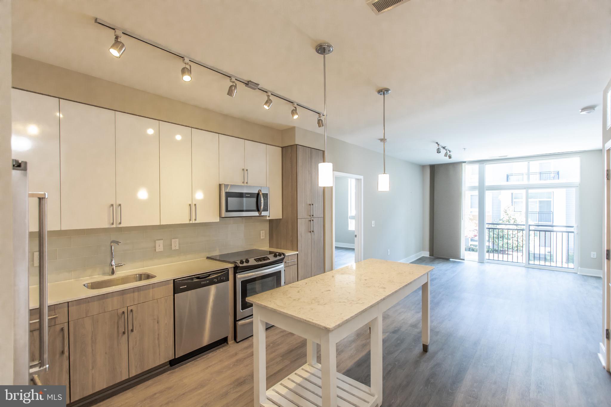 145 RIVERHAVEN DRIVE 224