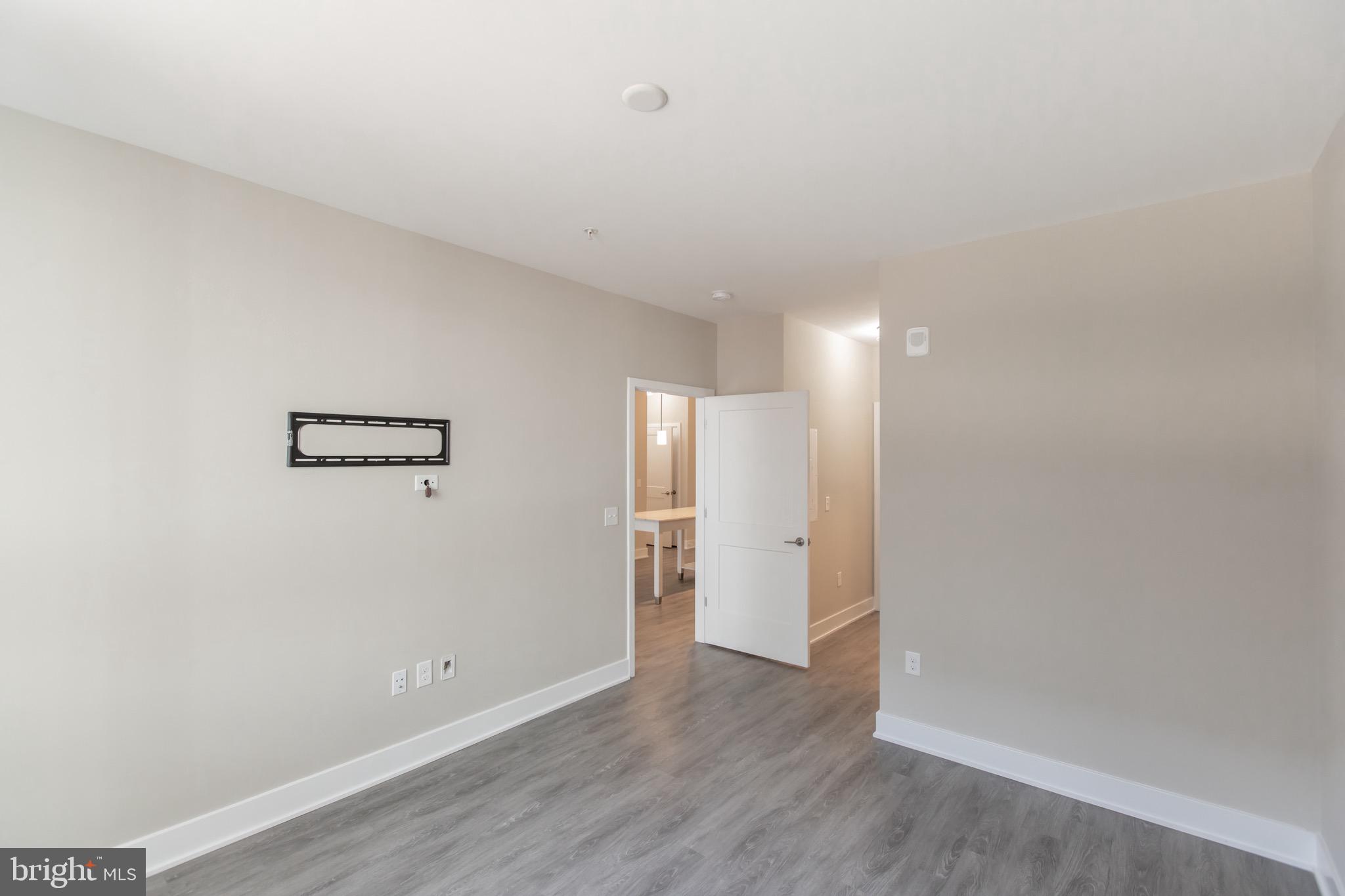 145 RIVERHAVEN DRIVE 224