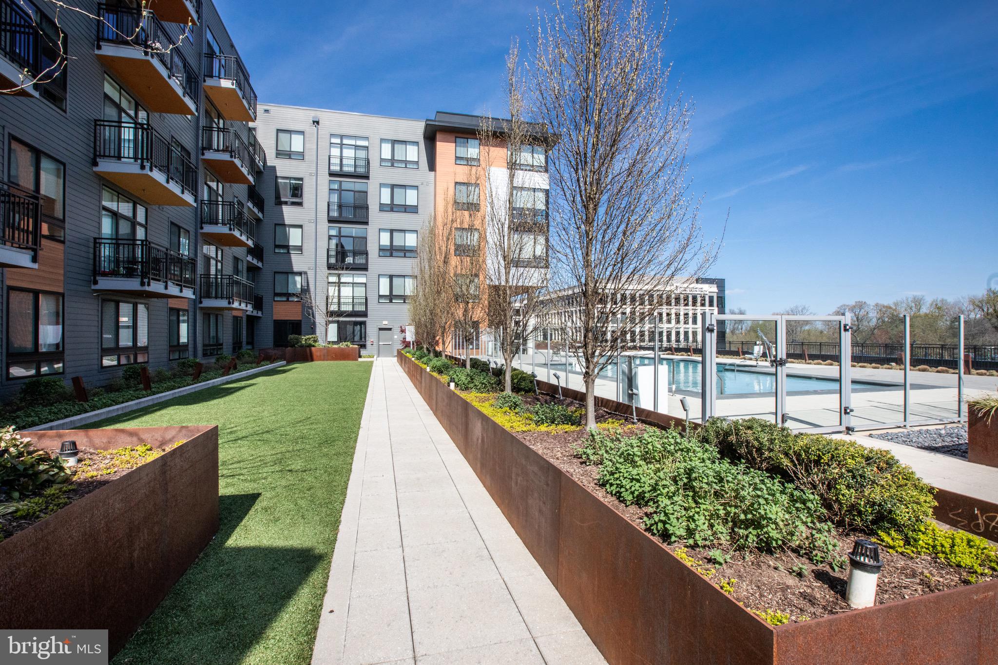 145 RIVERHAVEN DRIVE 224