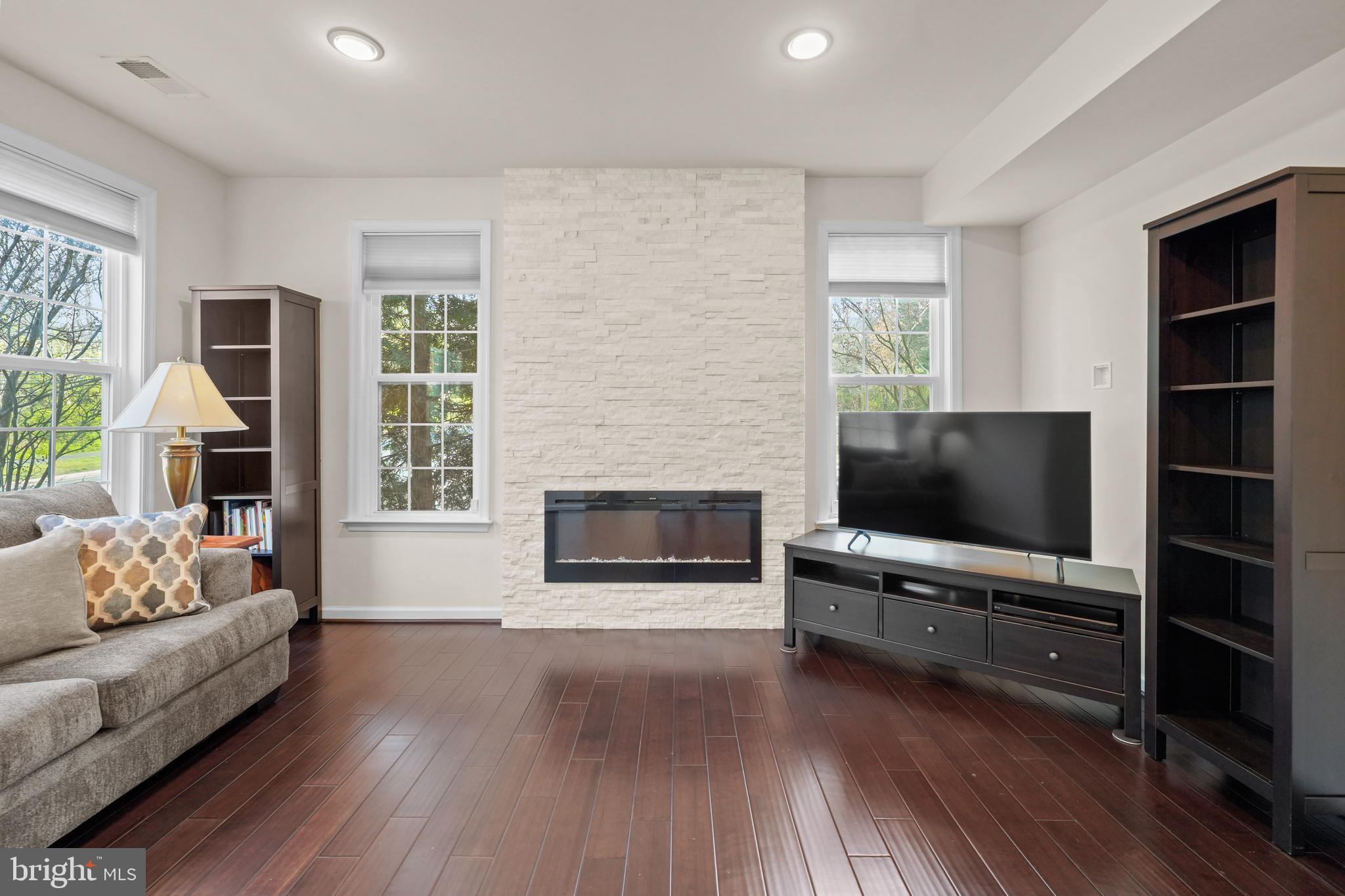 3571 HUNTLEY MANOR LANE