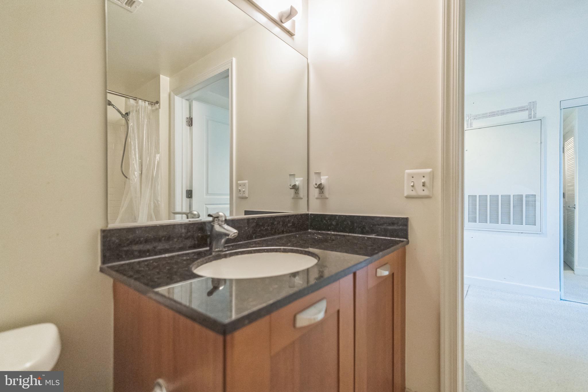 2451 MIDTOWN AVENUE 1118