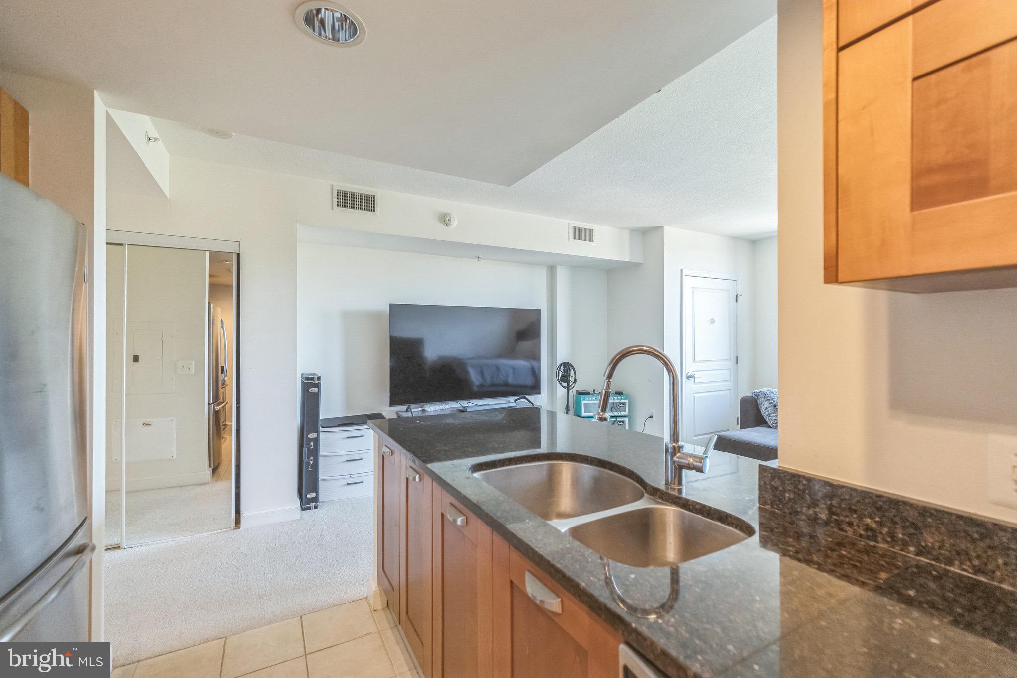 2451 MIDTOWN AVENUE 1118