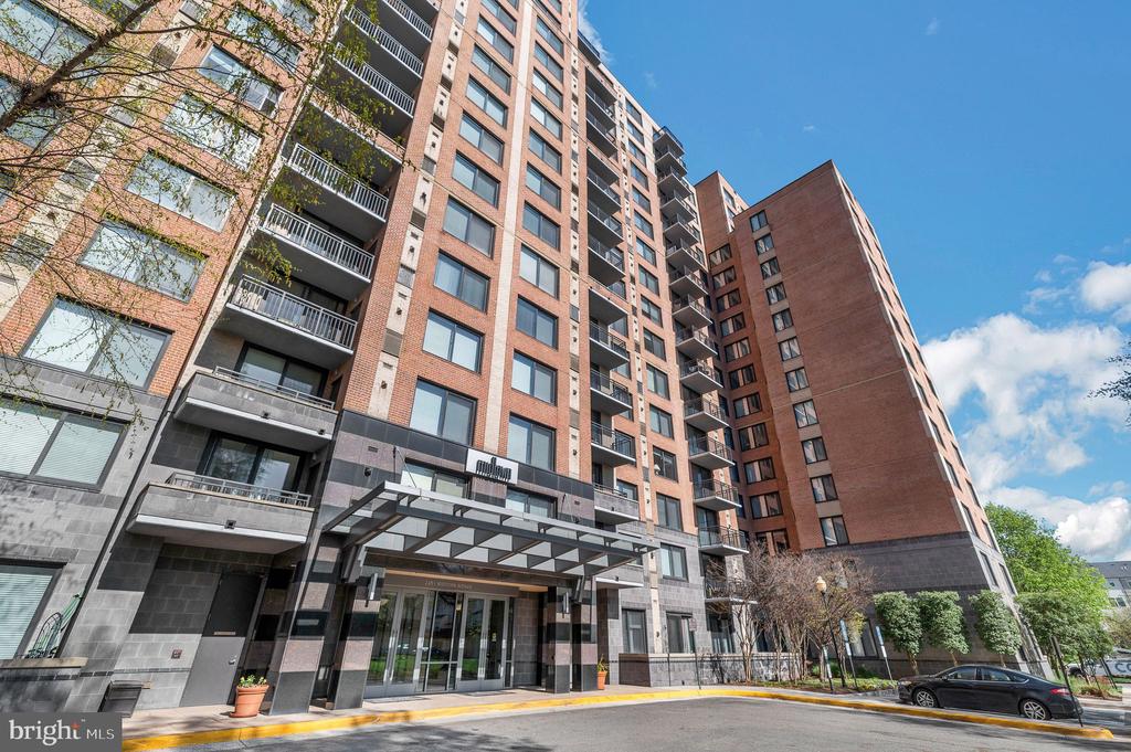 2451 MIDTOWN AVENUE 1118