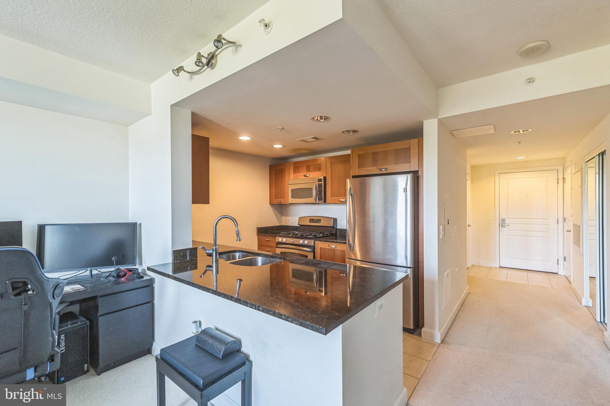 2451 MIDTOWN AVENUE 1118