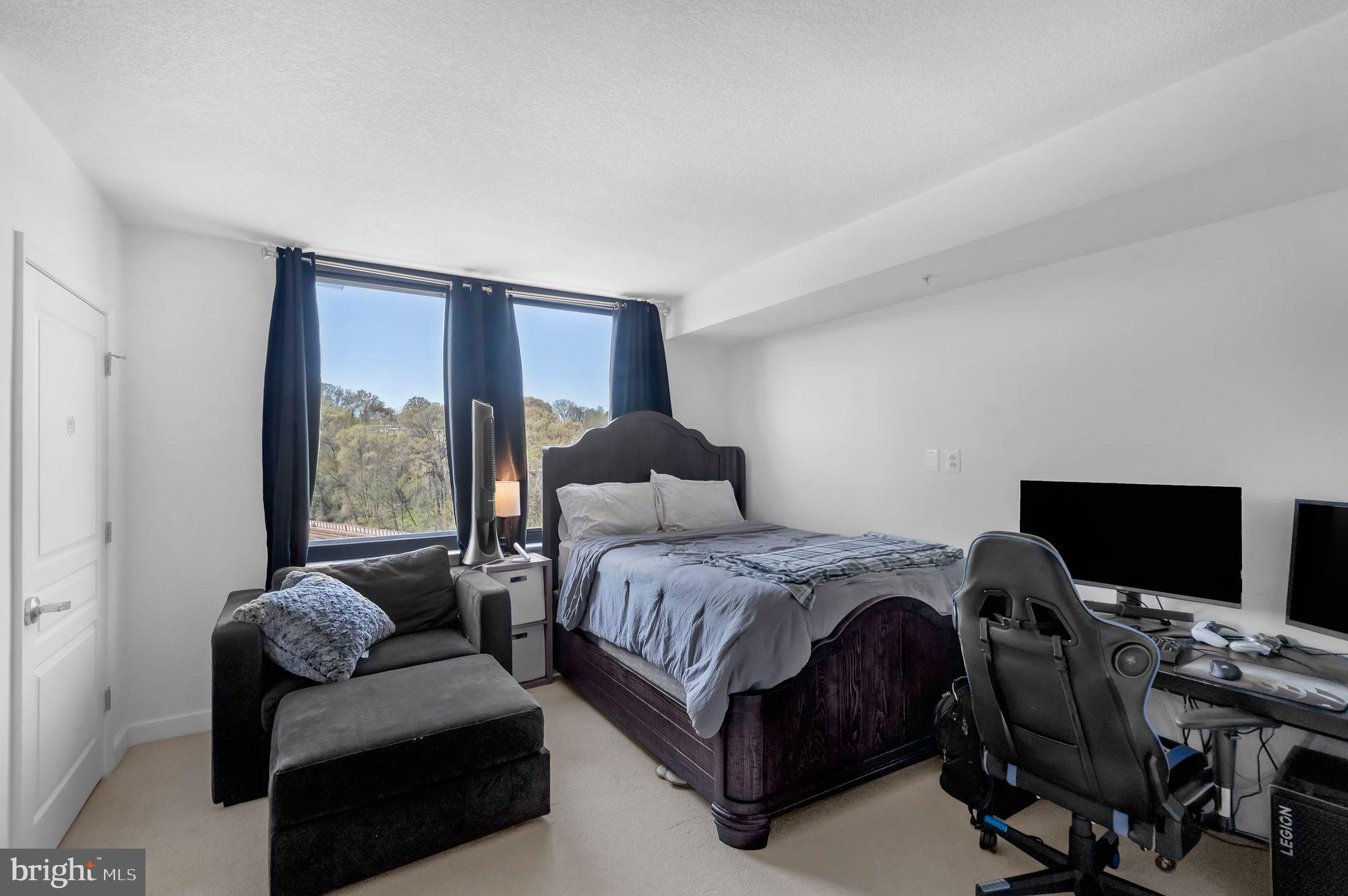 2451 MIDTOWN AVENUE 1118