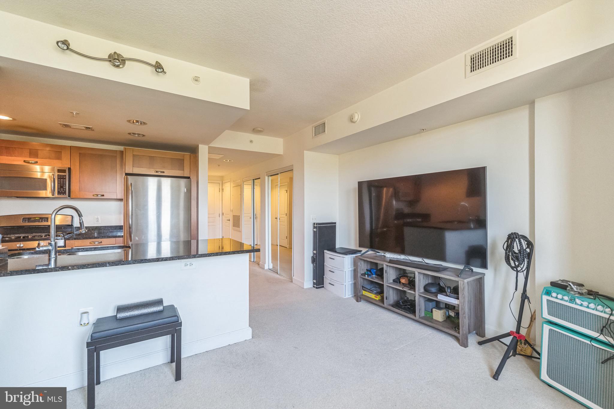 2451 MIDTOWN AVENUE 1118