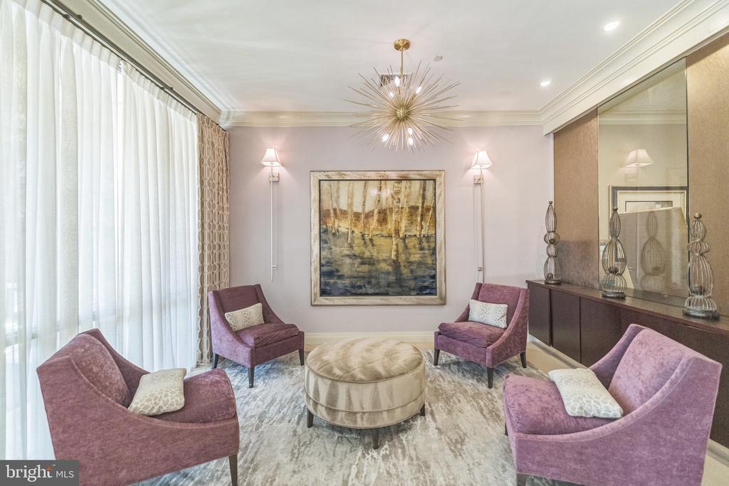 2451 MIDTOWN AVENUE 1118