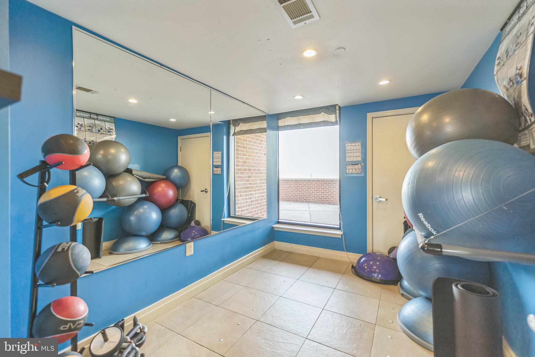 2451 MIDTOWN AVENUE 1118