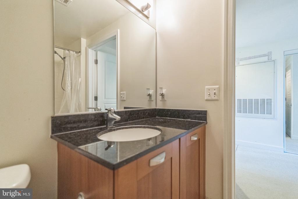 2451 MIDTOWN AVENUE 1118