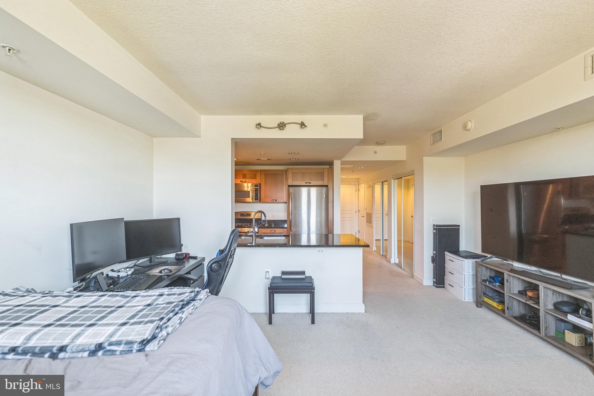 2451 MIDTOWN AVENUE 1118